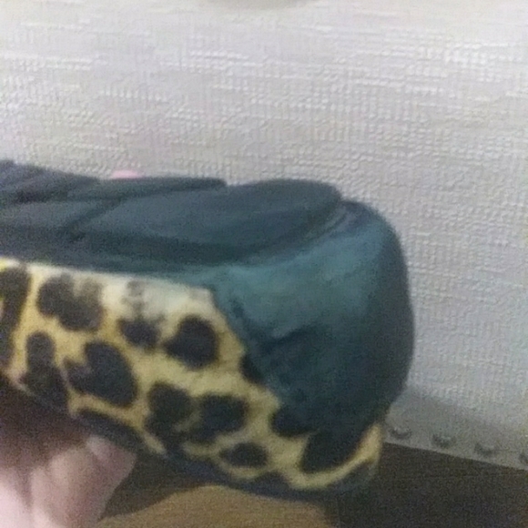 Michael Kors leopard print flats - Picture 9 of 11